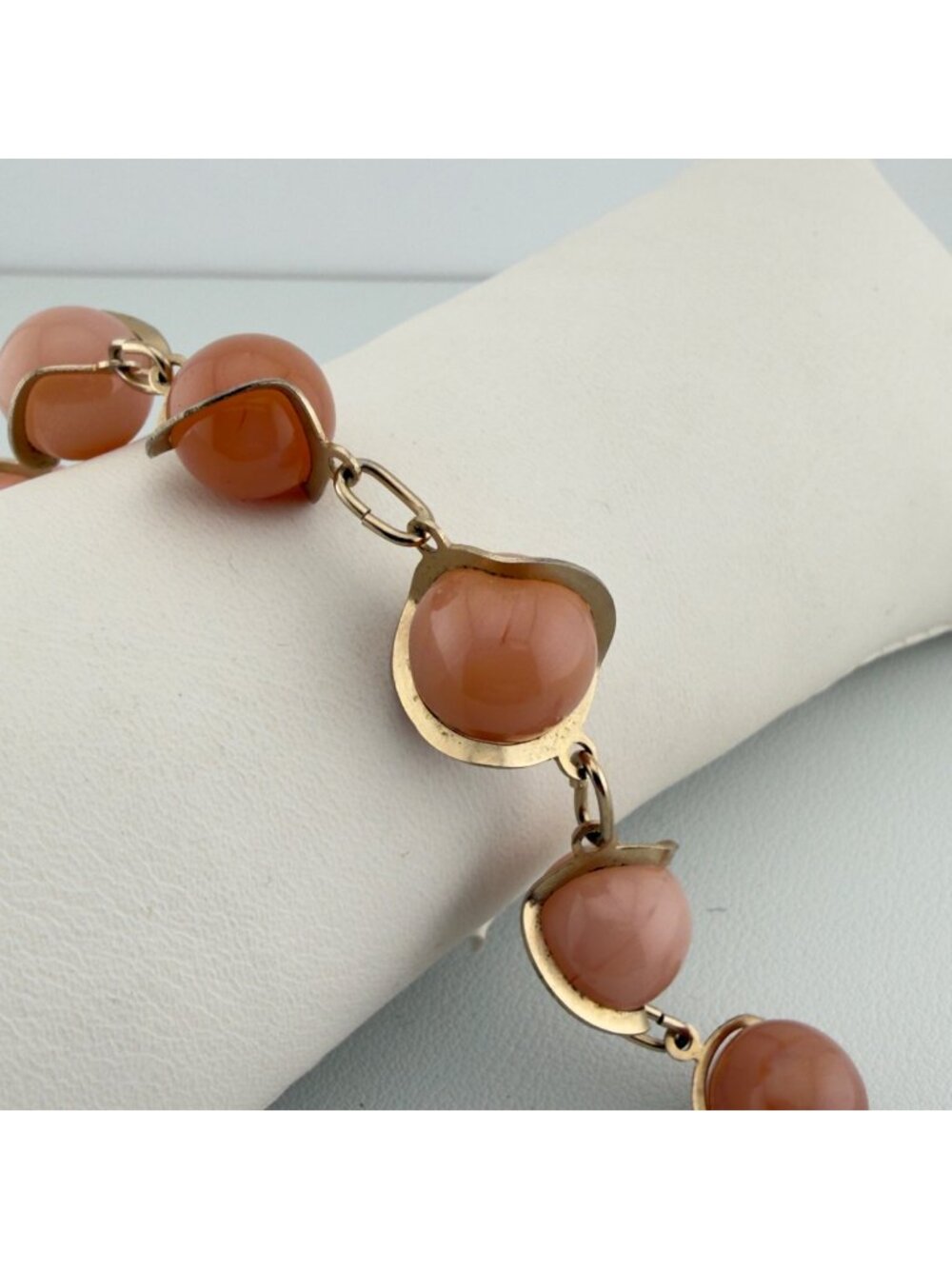 Vintage Stone Bracelet Caged Wire Wrapped Gold Tone 6.25"